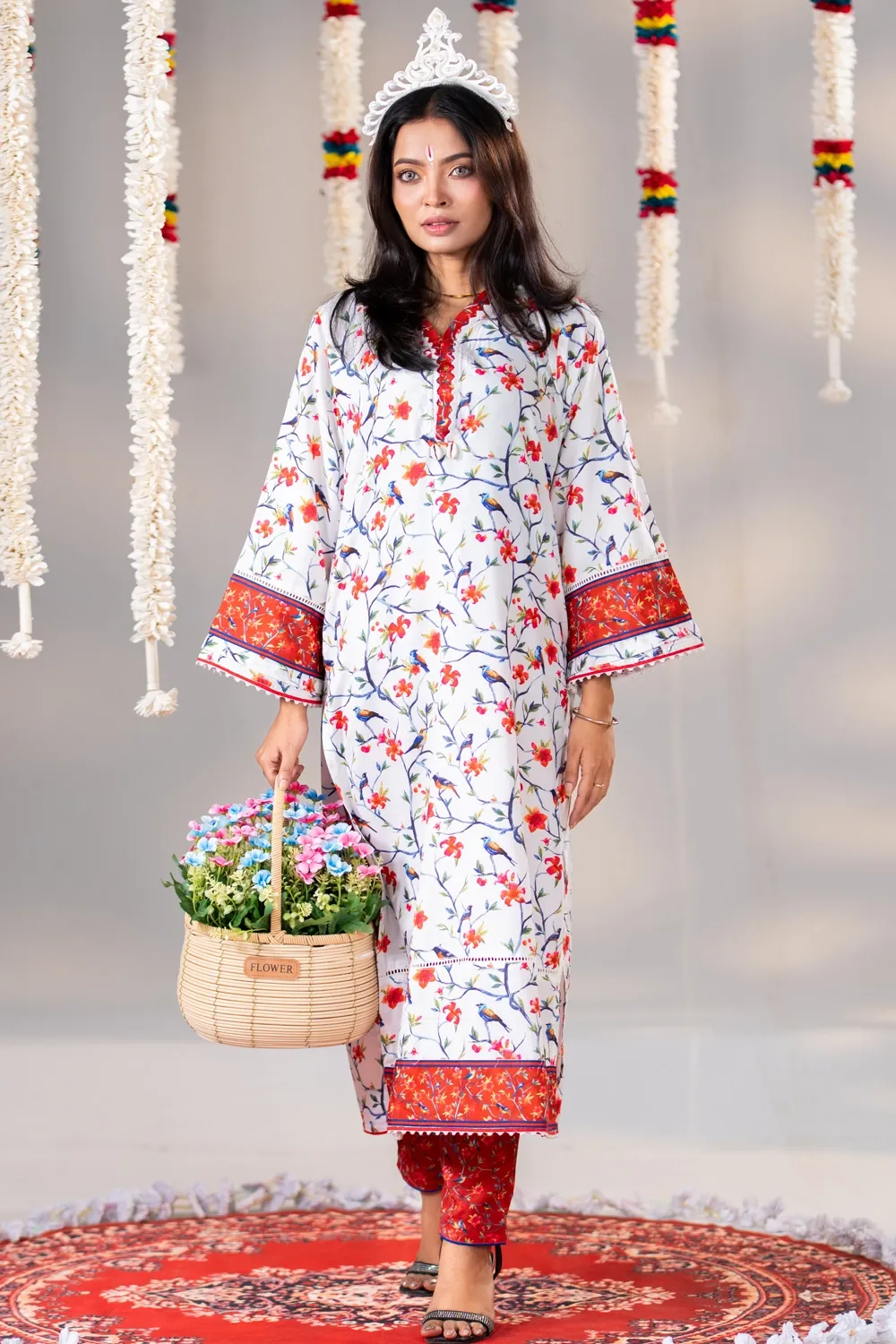 White Cotton Three-Piece Set with Industrial Print