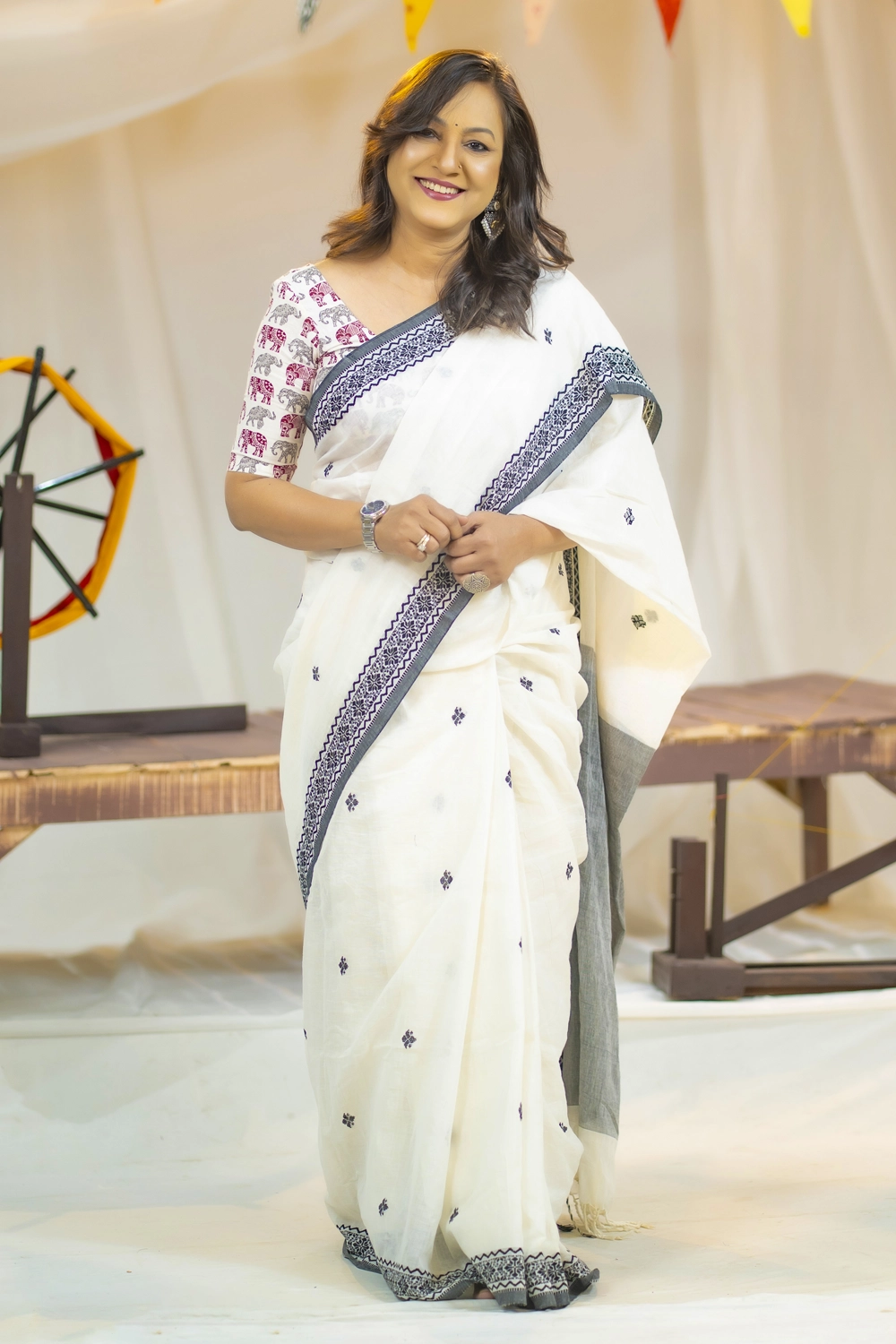 Elegant White Cotton Handloom Saree for Women